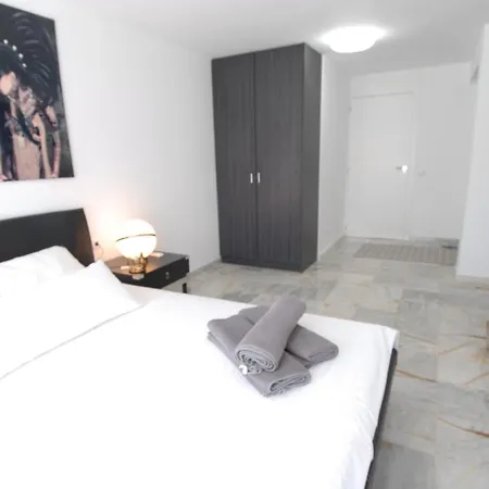 Little Paradise Close To La Sala In Puerto Banus / Quiet فيلة *