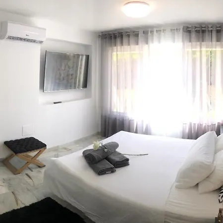 Little Paradise Close To La Sala In Puerto Banus / Quiet فيلة *